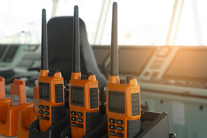 Walkie Talkie VS CB Radio VS Ham Radio: See the Differences